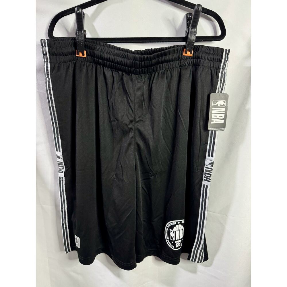 Licensed NBA Logo Black Mesh Basketball Trainer Shorts Adult Men’s Size L